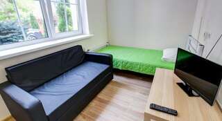 Гостиница Hostel Start Москва Двухместный номер с 2 отдельными кроватями и дополнительной кроватью-4